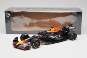 Oracle Red Bull Racing RB20 #1 M. Verstappen Winner Bahrain GP 2024 Minichamps 1:18 110240101 Metall – Bild 7 von 7