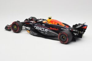 Red Bull Racing RB20 #11 S. Perez Bahrain GP 2024 Minichamps 1:18 110240111 Metall – Bild 5 von 7