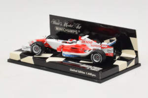 Toyota TF106 Panasonic #12 J. Trulli Panasonic Toyota Racing Showcar 2006 Minichamps 1:43 400060078 Metall – Bild 3 von 5