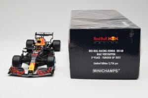 Red Bull Racing Honda RB16B #33 M. Verstappen Turkish GP 2nd Place 2021 Minichamps 1:18 110211633 Metall – Bild 6 von 7