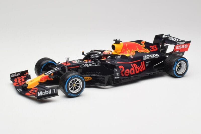 Red Bull Racing Honda RB16B #33 M. Verstappen Turkish GP 2nd Place 2021 Minichamps 1:18 110211633 Metall