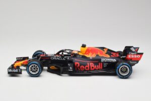 Red Bull Racing Honda RB16B #33 M. Verstappen Belgian GP Winner 2021 Minichamps 1:18 110211333 Resin – Bild 3 von 7