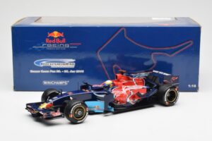 Red Bull Racing RB6 #6 M. Webber F1 Showcar 2010 Minichamps 1:18 150100076 Metall – Bild 6 von 6