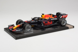 Red Bull Racing RB16B #33 M. Verstappen Monaco GP Winner 2021 Minichamps 1:18 113210533-R1 Resin – Bild 2 von 6