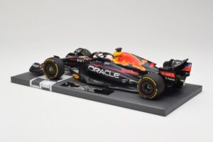 Oracle Red Bull Racing RB18 #33 M. Verstappen Belgian GP 2022 Minichamps 1:18 113221401 Resin – Bild 5 von 7