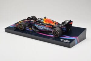 Oracle Red Bull Racing RB19 #33 M. Verstappen Miami GP 2023 Case Edition Minichamps 1:18 113233501 Resin – Bild 5 von 7