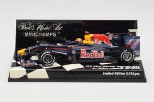 Red Bull Racing Renault RB5 #14 M. Webber Race Car 2009 Minichamps 1:43 400090114 Metall