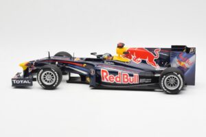 Red Bull Racing Renault RB5 #5 S. Vettel Showcar 2010 Minichamps 1:18 153100175 Metall – Bild 3 von 6