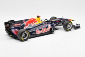 Red Bull Racing Renault RB6 #5 S. Vettel F1 World Champion 2010 Minichamps 1:18 110100005 Metall – Bild 2 von 6