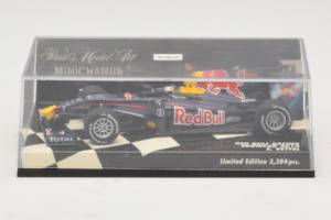 Red Bull Racing RB6 S. Vettel F1 Showcar 2010 Minichamps 1:43 400100075 Metall – Bild 5 von 5