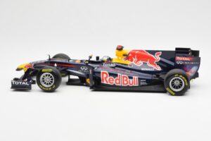 Red Bull Racing Renault RB7 #1 S. Vettel F1 World Champion Showcar 2011 Minichamps 1:18 113110271 Metall – Bild 3 von 6
