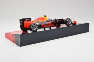 Red Bull RB12 #33 M. Verstappen Spain GP Winner 2016 Minichamps 1:18 147160533 Metall – Bild 3 von 6
