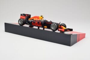 Red Bull RB12 #33 M. Verstappen Spain GP Winner 2016 Minichamps 1:18 147160533 Metall – Bild 4 von 6