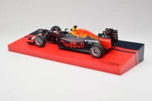 Red Bull RB12 #33 M. Verstappen Spain GP Winner 2016 Minichamps 1:18 147160533 Metall – Bild 5 von 6