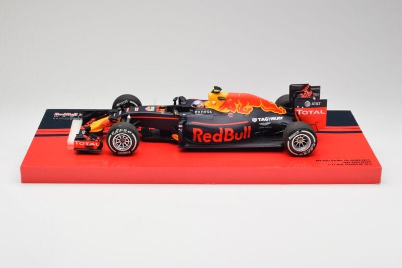 Red Bull RB12 #33 M. Verstappen Spain GP Winner 2016 Minichamps 1:18 147160533 Metall