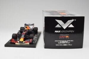 Red Bull RB15 #33 M. Verstappen Brazil GP Winner 2019 Minichamps 1:18 113191933 Metall – Bild 7 von 7