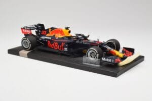 Red Bull RB16 #33 M. Verstappen Abu Dhabi GP Winner 2020 Minichamps 1:18 113201733 Metall – Bild 4 von 6