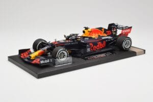 Red Bull RB16 #33 M. Verstappen Red Bull Racing 70th Anniversary GP Winner 2020 Minichamps 1:18 113200533-M1 Resin – Bild 2 von 7