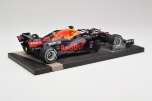 Red Bull RB16B #33 M. Verstappen Dutch GP Winner 2021 Minichamps 1:18 113212533 Metall – Bild 3 von 7