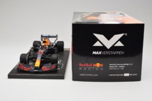 Red Bull RB16B #33 M. Verstappen Dutch GP Winner 2021 Minichamps 1:18 113212533 Metall – Bild 7 von 7