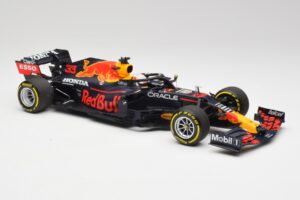 Red Bull RB16B #33 M. Verstappen Emilia Romagna GP Winner Mid Race Tyres 2021 Minichamps 1:18 110210133 Metall – Bild 4 von 7
