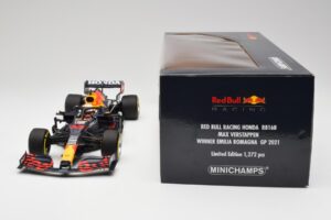 Red Bull RB16B #33 M. Verstappen Emilia Romagna GP Winner Mid Race Tyres 2021 Minichamps 1:18 110210133 Metall – Bild 7 von 7