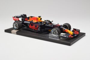 Red Bull RB16B #33 M. Verstappen Styrian & Austrian GP Winner 2021 Minichamps 1:18 113210933 Metall – Bild 4 von 6