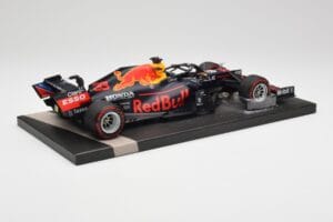 Red Bull RB16B #33 M. Verstappen Abu Dhabi GP 2021 Winner Missing Figurine & Pitboard Minichamps 1:18 113212333 Resin – Bild 3 von 7