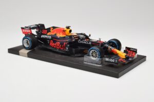 Red Bull RB16B #33 M. Verstappen Belgian GP 2021 Winner Minichamps 1:18 113211333 Resin – Bild 4 von 7