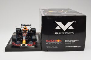 Red Bull RB16B #33 M. Verstappen Belgian GP 2021 Winner Minichamps 1:18 113211333 Resin – Bild 7 von 7