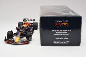Red Bull RB18 #1 M. Verstappen France GP Winner 2022 Minichamps 1:18 110221201 Metall – Bild 7 von 7