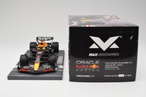 Red Bull RB18 #1 M. Verstappen Japan GP Winner No Figure 2022 Minichamps 1:18 113221801B Metall – Bild 7 von 7