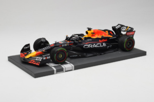 Red Bull Racing RB18 #1 M. Verstappen Japan GP Winner 2022 Minichamps 1:18 113221801FB-R1 Metall – Bild 2 von 8