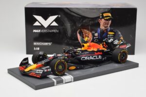 Red Bull RB18 Oracle #1 M. Verstappen Abu Dhabi GP 2022 Winner Minichamps 1:18 113222201 Resin – Bild 7 von 7