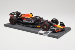 Red Bull RB18 Oracle #1 M. Verstappen Dutch GP 2022 Winner Minichamps 1:18 113221501 Resin – Bild 4 von 7
