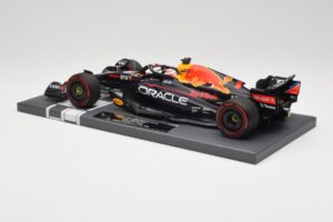 Red Bull RB18 Oracle #1 M. Verstappen Dutch GP 2022 Winner Minichamps 1:18 113221501 Resin – Bild 5 von 7