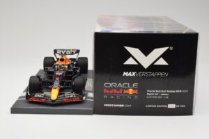 Red Bull RB18 Oracle #1 M. Verstappen Dutch GP 2022 Winner Minichamps 1:18 113221501 Resin – Bild 6 von 7