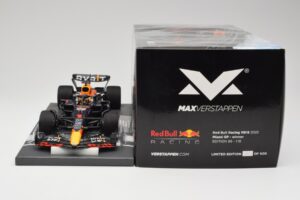 Red Bull RB18 #1 M. Verstappen Miami GP 2022 Winner Minichamps 1:18 113220301 Resin – Bild 6 von 7
