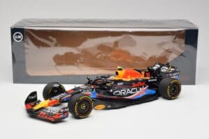 Red Bull RB19 #1 M. Verstappen Austin GP Winner 2023 Minichamps 1:18 110231901 Metall – Bild 6 von 6