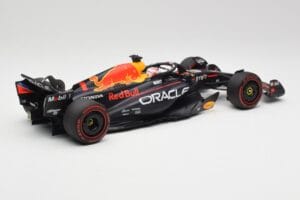 Red Bull RB19 #1 M. Verstappen Qatar Sprint Race 2nd WC 2023 Minichamps 1:18 110231801 Metall – Bild 2 von 6