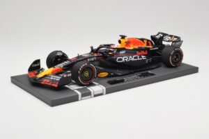 Red Bull RB19 Oracle #1 M. Verstappen Bahrain GP 2023 Winner Minichamps 1:18 113230201 Resin – Bild 2 von 7