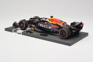 Red Bull RB19 Oracle #1 M. Verstappen Bahrain GP 2023 Winner Minichamps 1:18 113230201 Resin – Bild 5 von 7