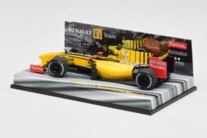 Renault R30 #11 R. Kubica Race Car 2010 Minichamps 1:43 403100081 Metall – Bild 3 von 6