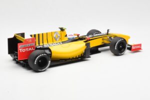 Renault F1 Team R30 #11 V. Petrov Showcar F1 2010 Minichamps 1:18 150100082 Metall – Bild 2 von 6