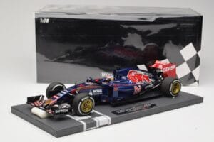 Scuderia Toro Rosso STR10 Renault #33 M. Verstappen Australian GP 2015 Minichamps 1:18 117150033 Resin – Bild 7 von 7