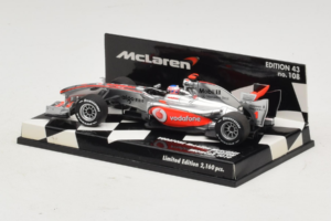 Vodafone McLaren Mercedes MP4-25 J. Button F1 Showcar 2010 Minichamps 1:43 530104371 Metall – Bild 3 von 5