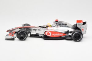 McLaren MP4-24 #1 L. Hamilton 2009 Dealer Edition Minichamps 1:18 503091801 Metall – Bild 3 von 6