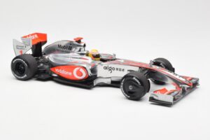 McLaren MP4-24 #1 L. Hamilton 2009 Dealer Edition Minichamps 1:18 503091801 Metall – Bild 4 von 6