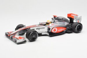 McLaren MP4-24 #1 L. Hamilton 2009 Dealer Edition Minichamps 1:18 503091801 Metall