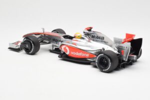 McLaren MP4-24 #1 L. Hamilton 2009 Dealer Edition Minichamps 1:18 503091801 Metall – Bild 5 von 6